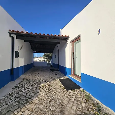 Sunflower Castle View In Holiday home Obidos